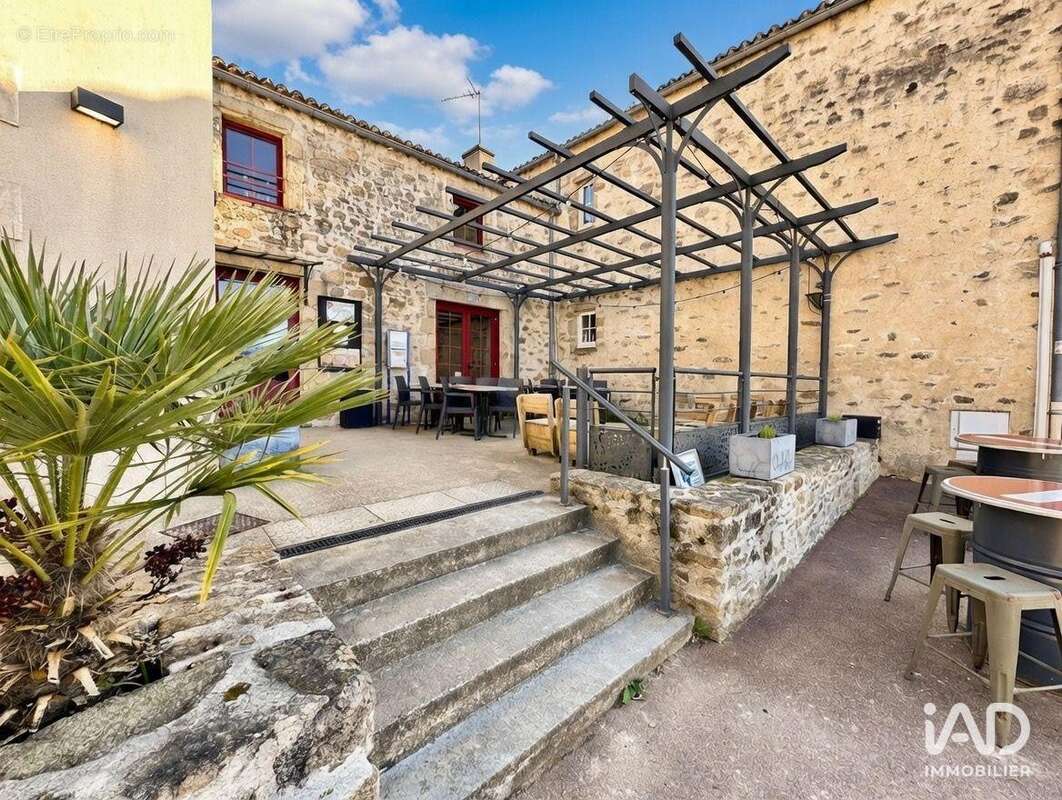 Photo 2 - Commerce à BEAUFOU