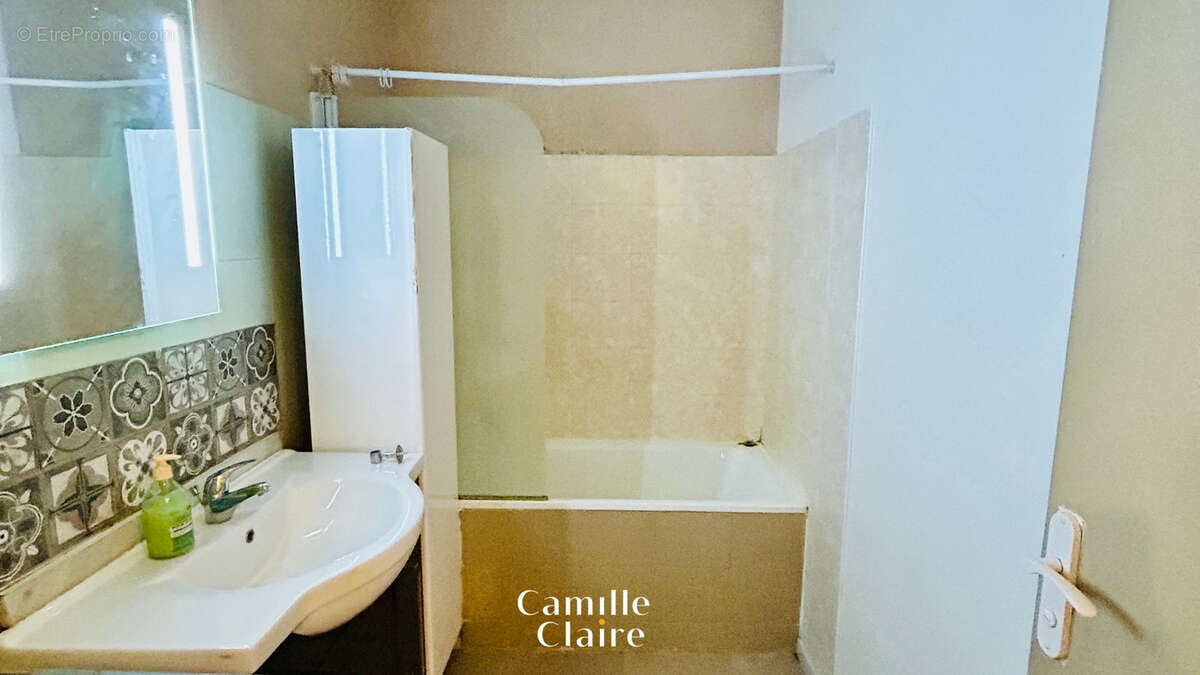 Autre à AIX-EN-PROVENCE