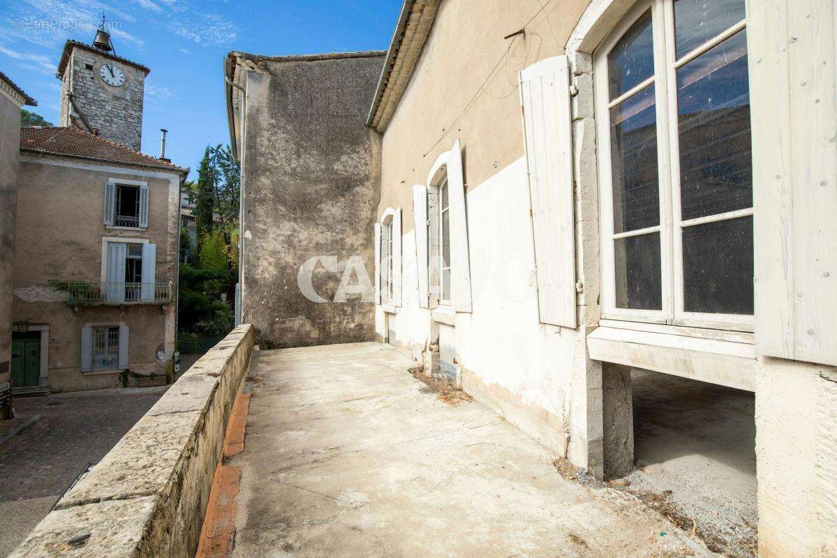 Vente Maison 10 pièces de 400m² - 30610 Sauve - photo 8