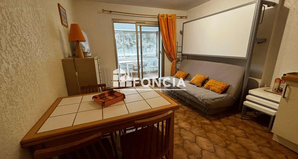 Appartement à SIX-FOURS-LES-PLAGES