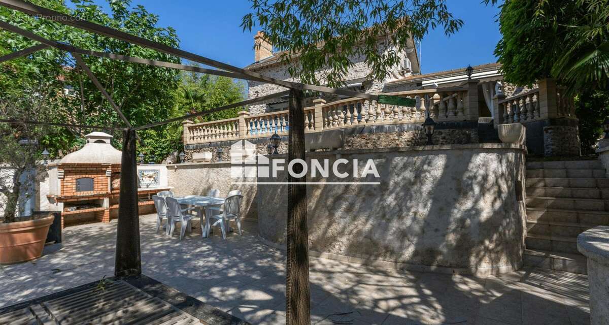 Maison à VIRY-CHATILLON