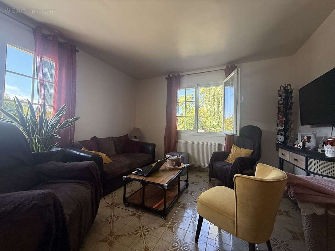 Maison à SAINT-OUEN-LE-HOUX