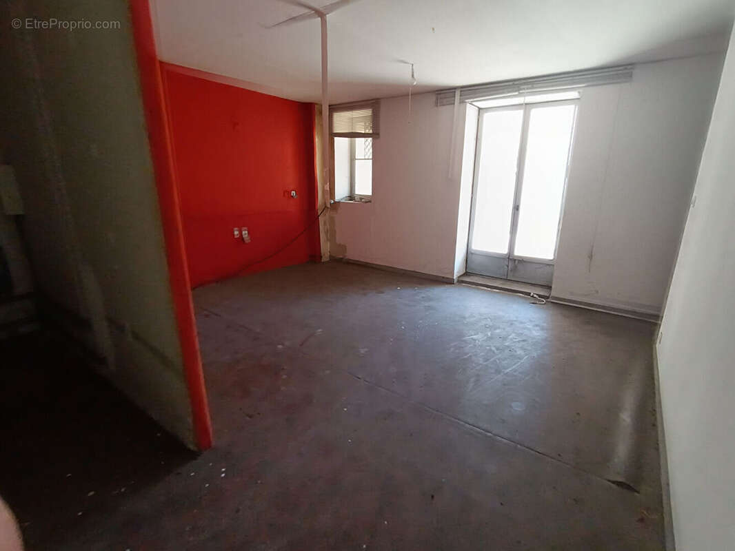 Commerce à CHAVILLE