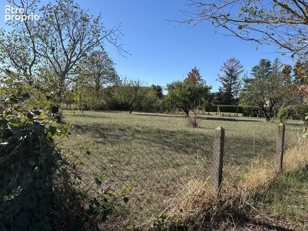 Photo Terrain à Brout-Vernet au prix de 71 400€