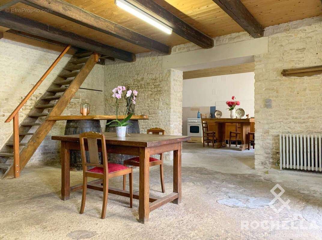 Maison à AIGREFEUILLE-D'AUNIS