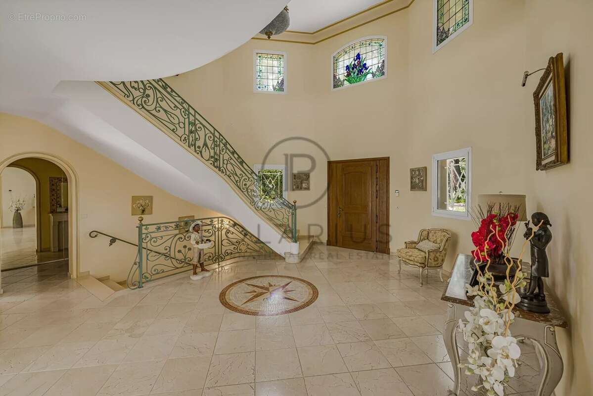 Maison à MOUGINS