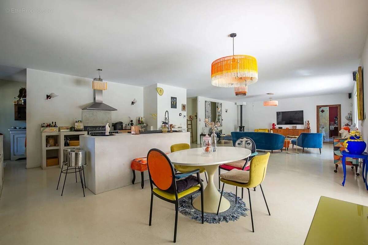 Maison à VENTABREN