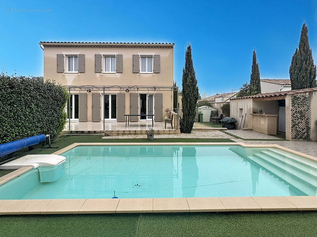 Maison à ROCHEFORT-DU-GARD