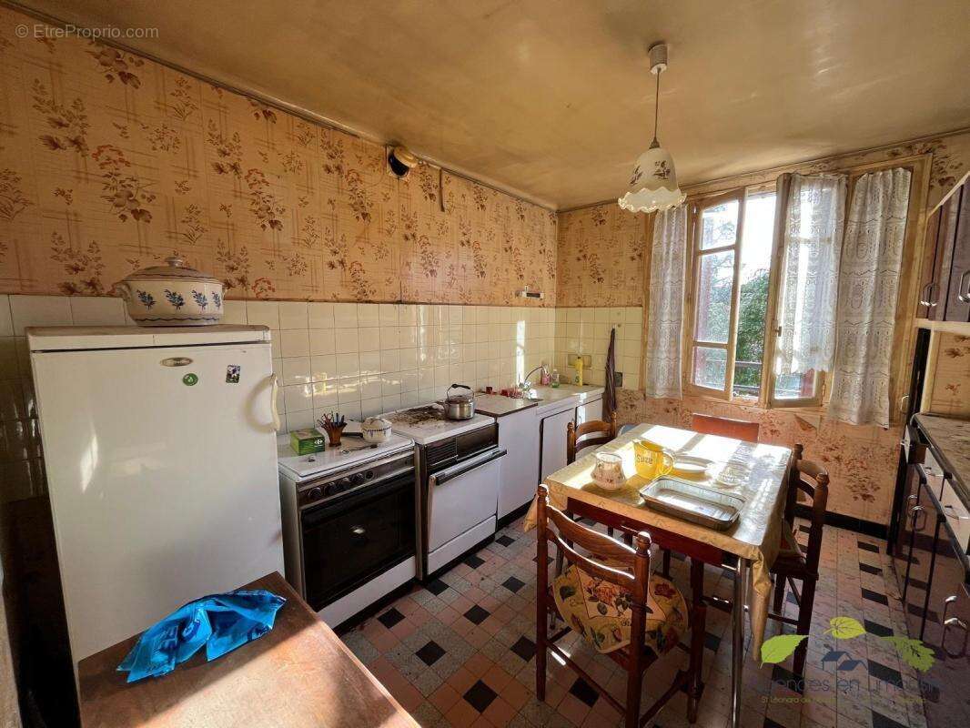 Maison à SAUVIAT-SUR-VIGE