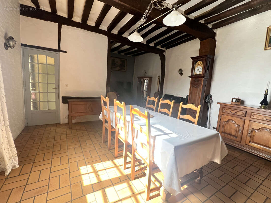 Maison à CHERISY