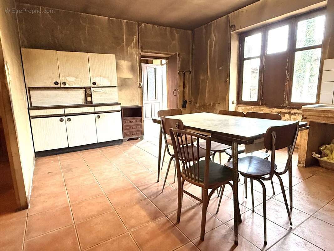 Maison à potentiel avec grange, proche de Brigueuil - photo 8