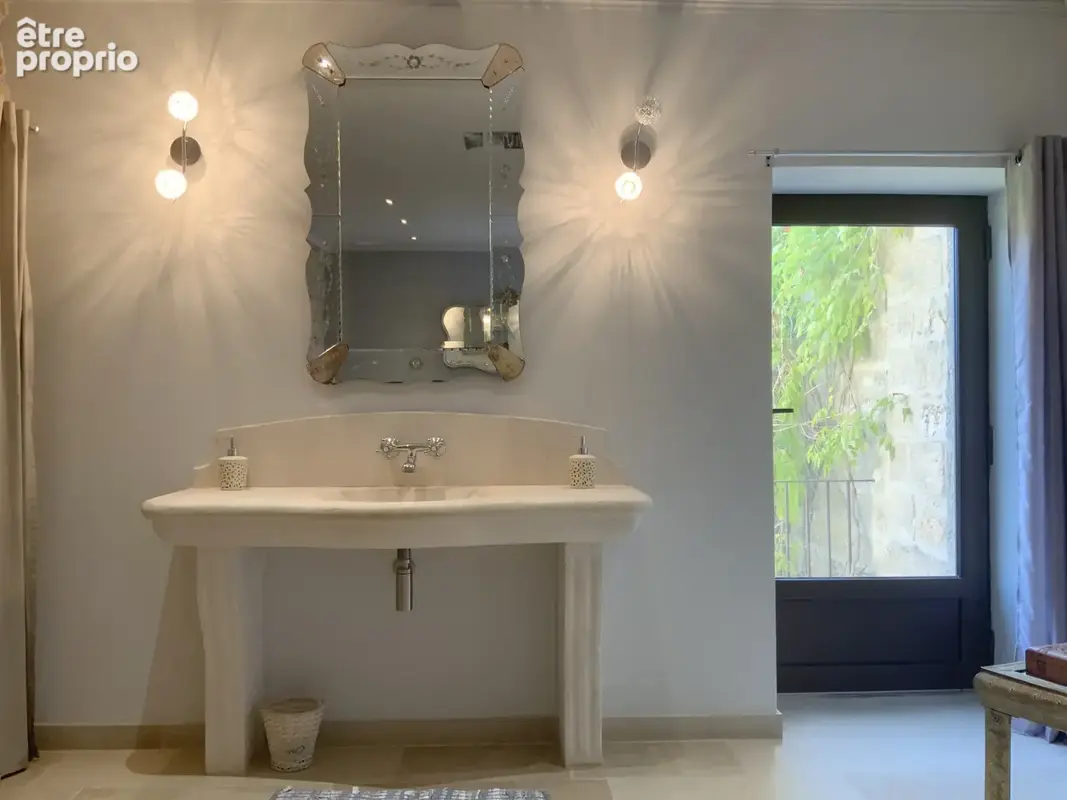 Maison de charme en pierre  en plein coeur de village. - photo 15