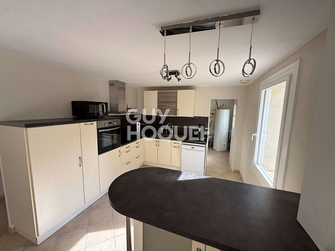 Maison 143 m² à Pierrefonds  - photo 4