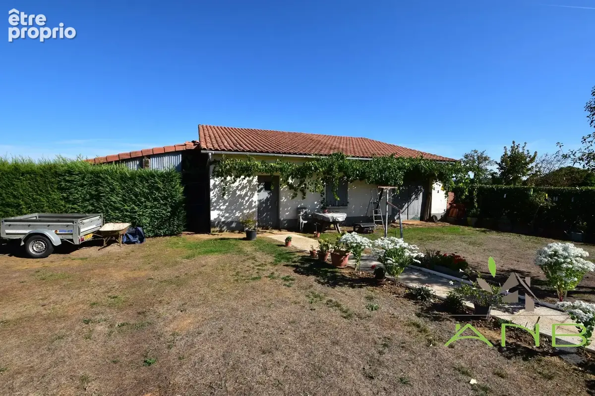 Maison 6 pièces 125 m² à vendre à Roumazieres-Loubert (16270) - photo 7