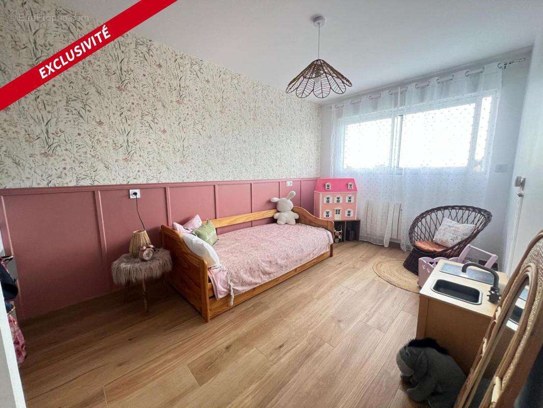 Maison à SAINT-MACAIRE-EN-MAUGES