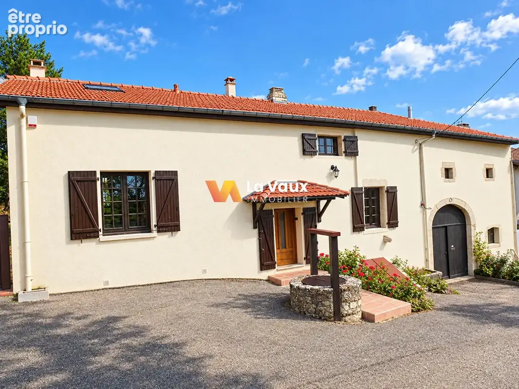 THELOD, secteur XEUILLEY : grande maison de village 180 m² - photo 3