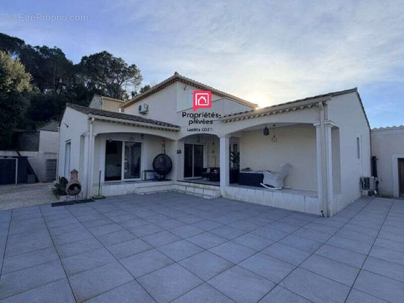 Maison à BAGNOLS-SUR-CEZE