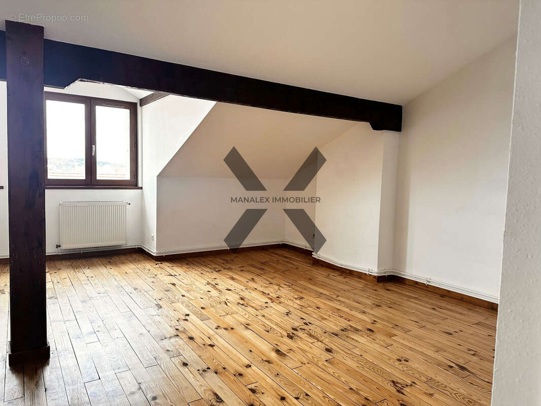Appartement à LE COTEAU