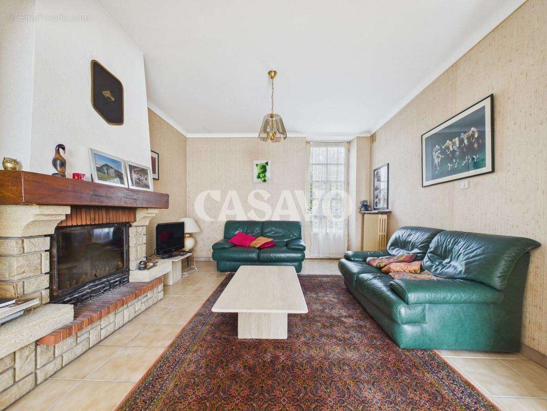 Maison à BOUGUENAIS