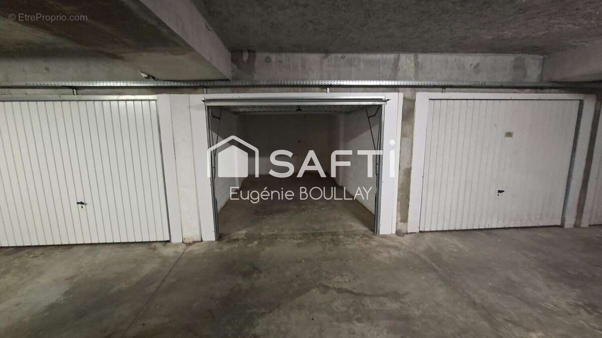 Photo 2 - Parking à ANGLET