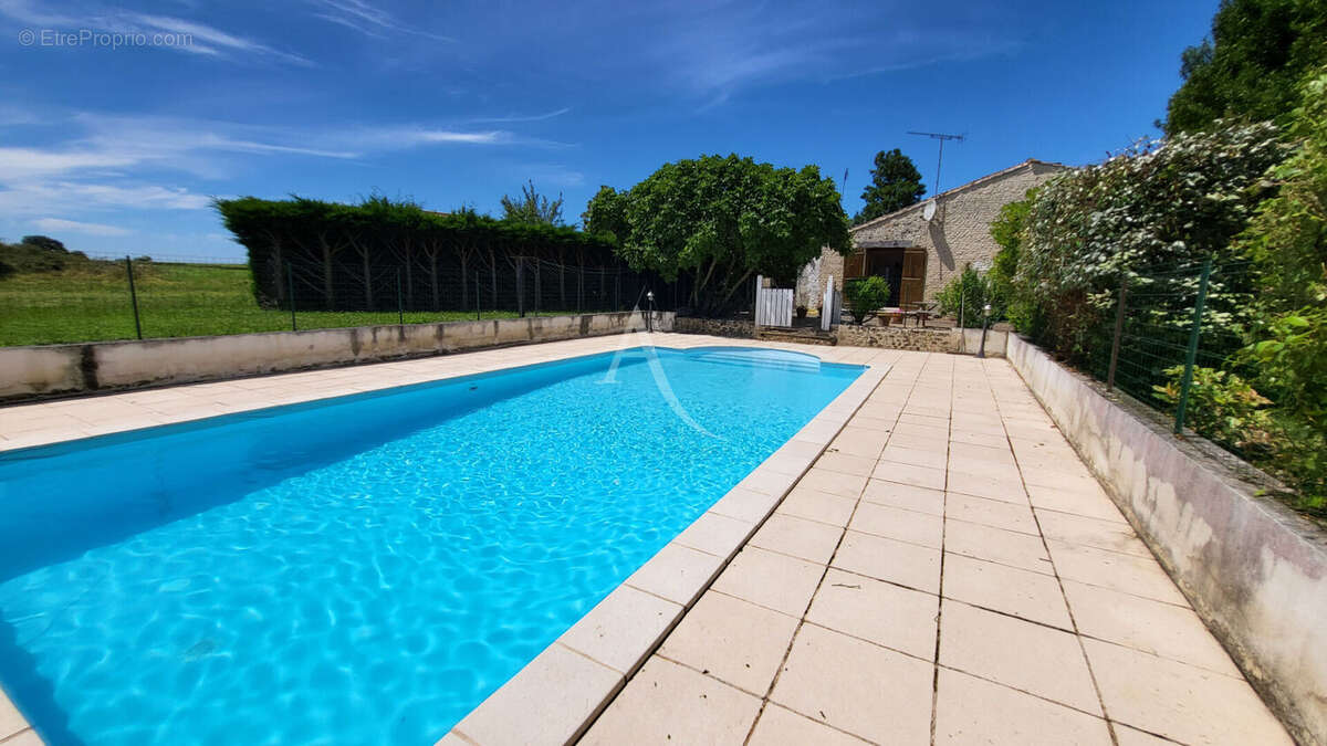 Maison Mortagne Sur Gironde 4 pièce(s) 135 m² - photo 4
