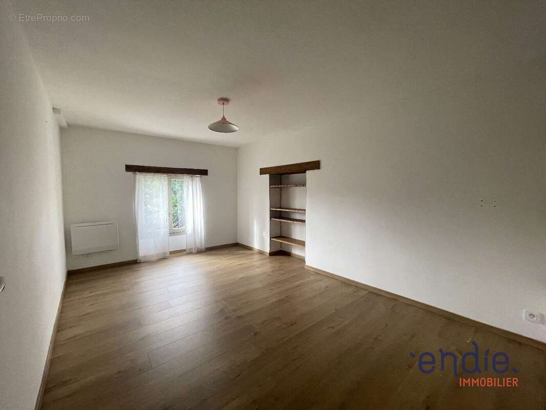 Maison à BEAUMONT-EN-VERON