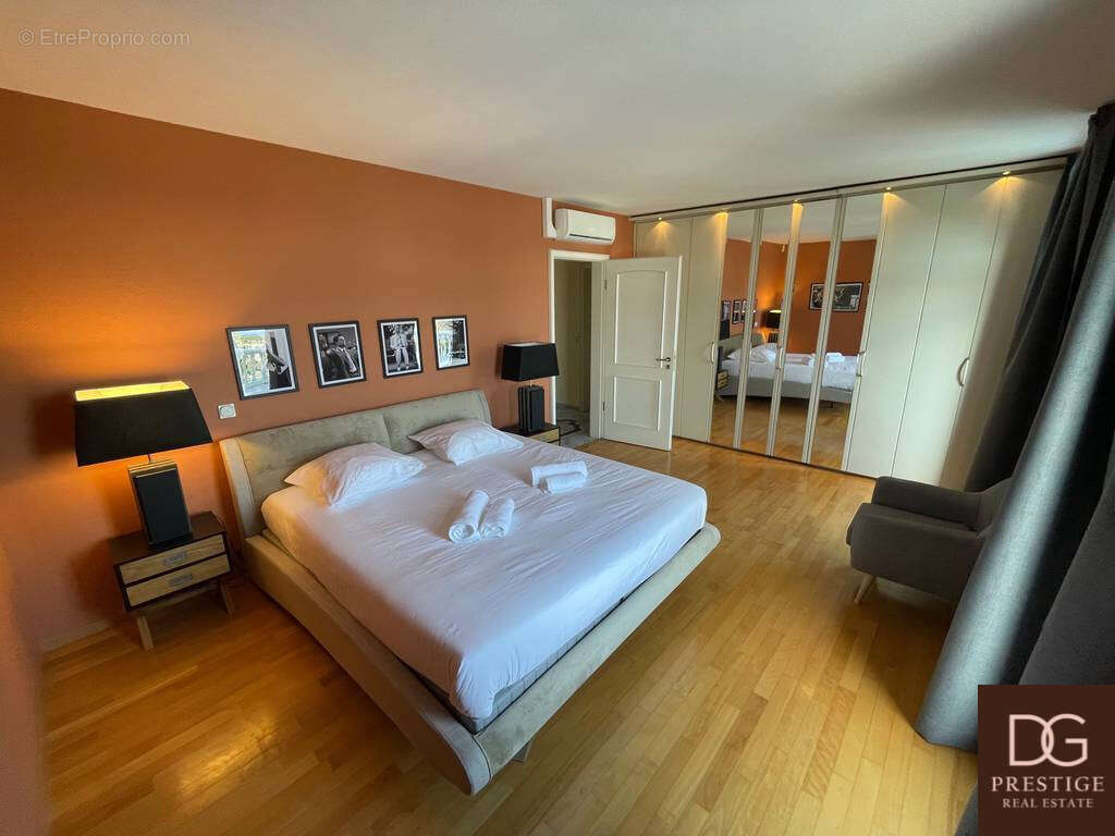 Maison à MANDELIEU-LA-NAPOULE