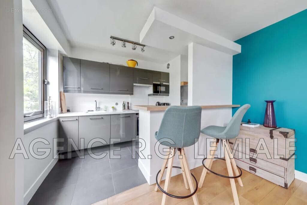 Appartement à PARIS-8E
