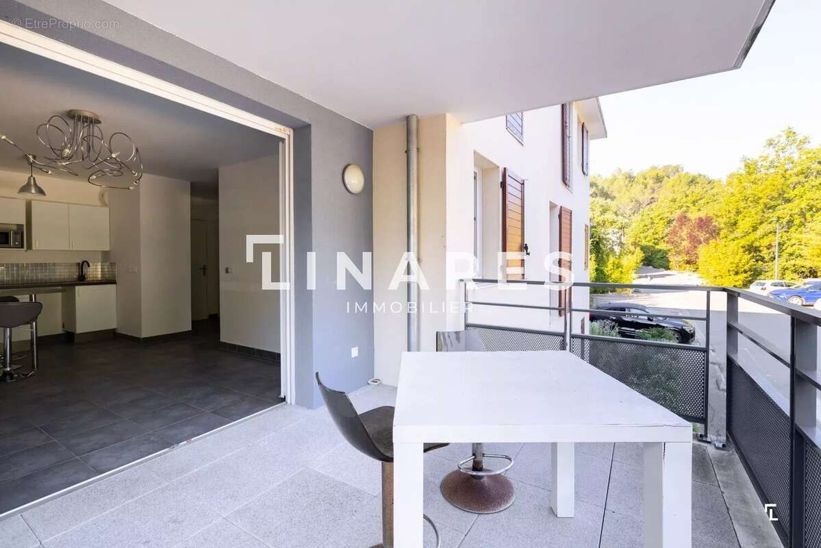 Appartement à VENELLES