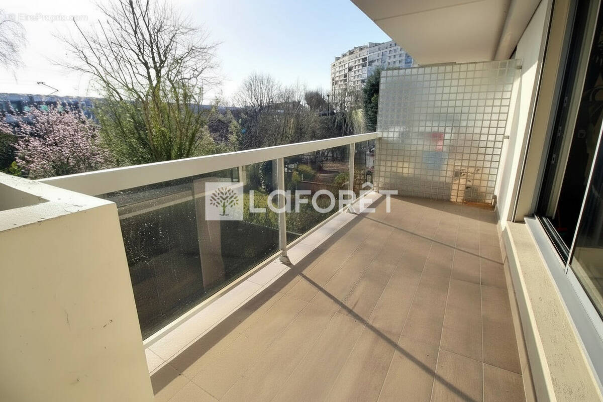 Appartement à SURESNES