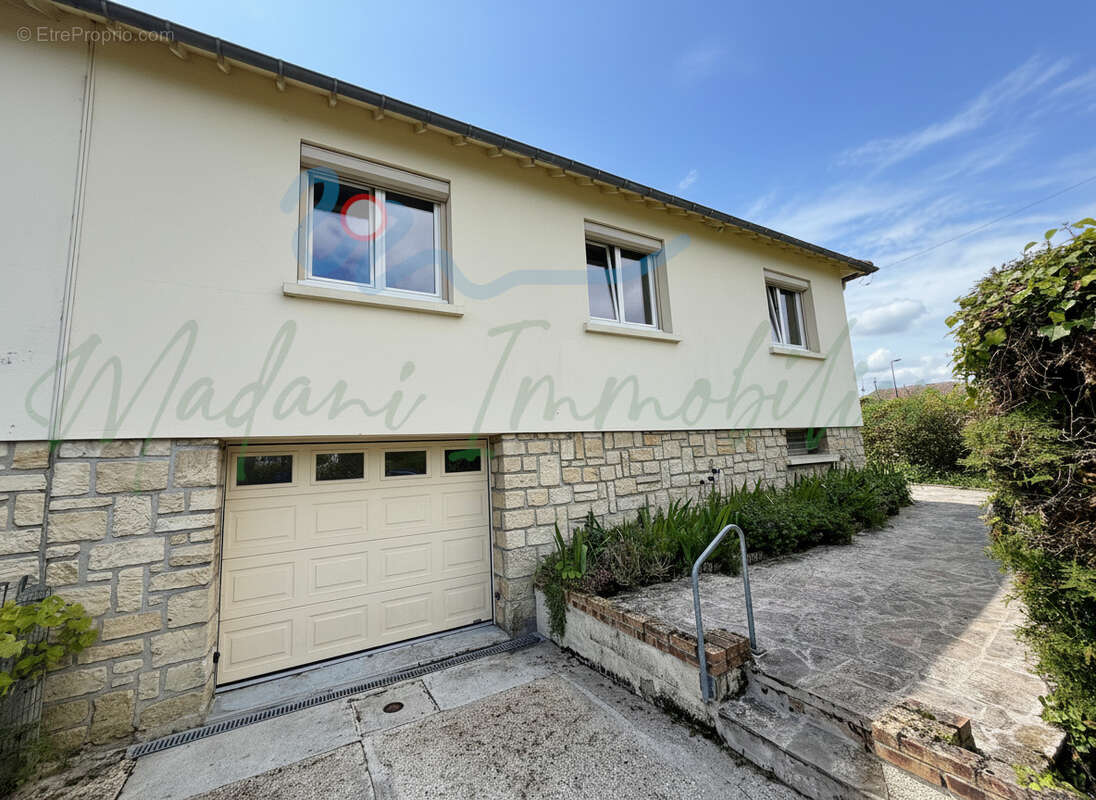 Maison à FRENEUSE