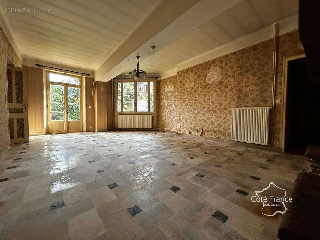 Maison à BUSSY-EN-OTHE