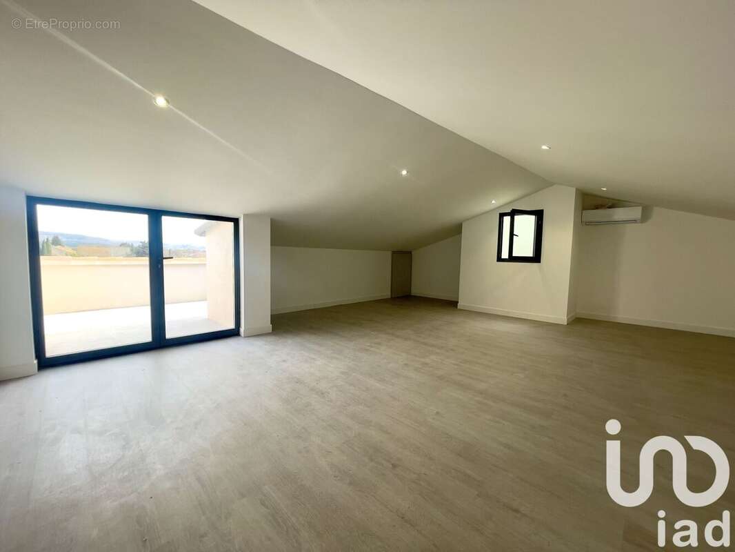 Photo 8 - Appartement à SAINTE-CECILE-LES-VIGNES