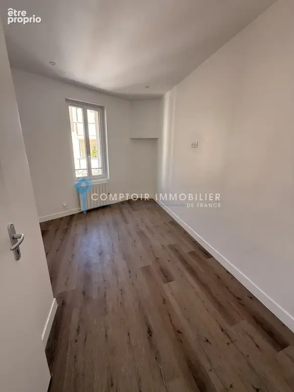 07 - vals les bains - appartement t3 dans immeuble renove - photo 6