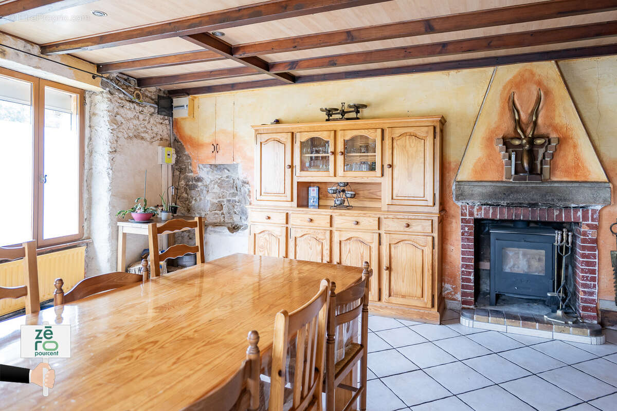 Maison de charme en pierre à vendre à Saint-Étienne-du-Bois, proche Legé   174 m2 habitables - photo 5