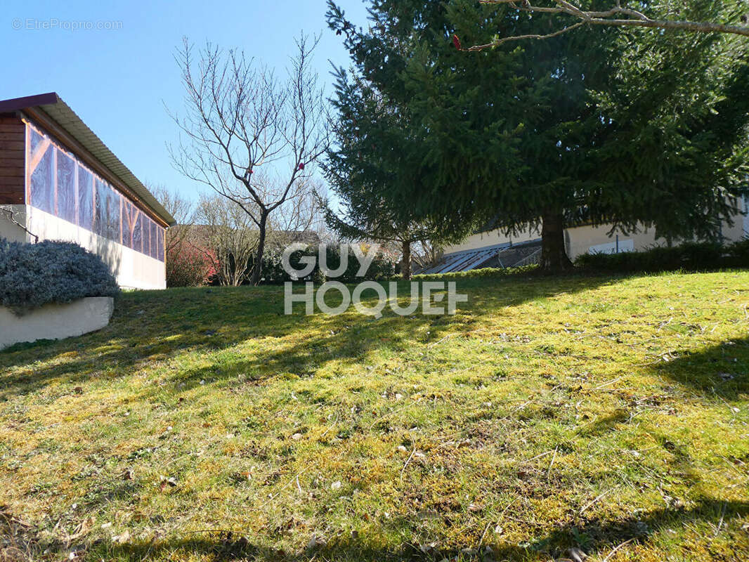 Maison à CHEMILLY-SUR-YONNE