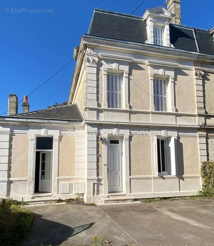 Maison à RUELLE-SUR-TOUVRE