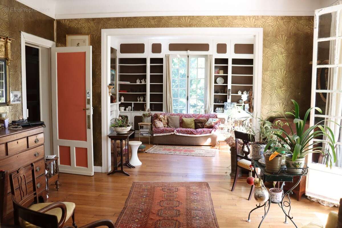 Maison 238 m² à Louveciennes  - photo 8