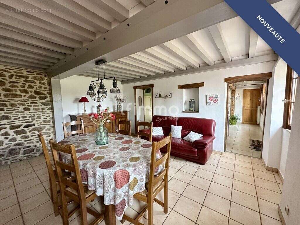 Maison à MENIL-HUBERT-SUR-ORNE