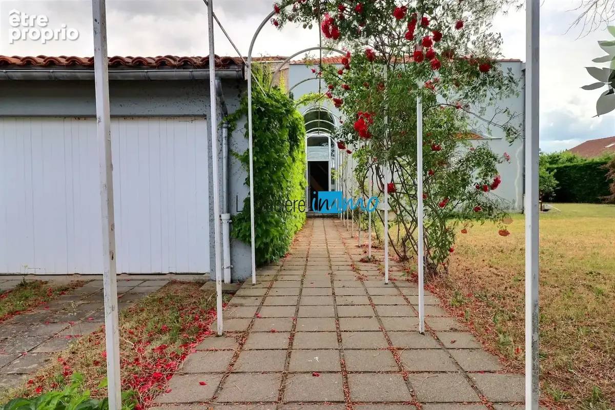Maison 6 pièces 150 m² à vendre à Mozac (63200) - photo 2