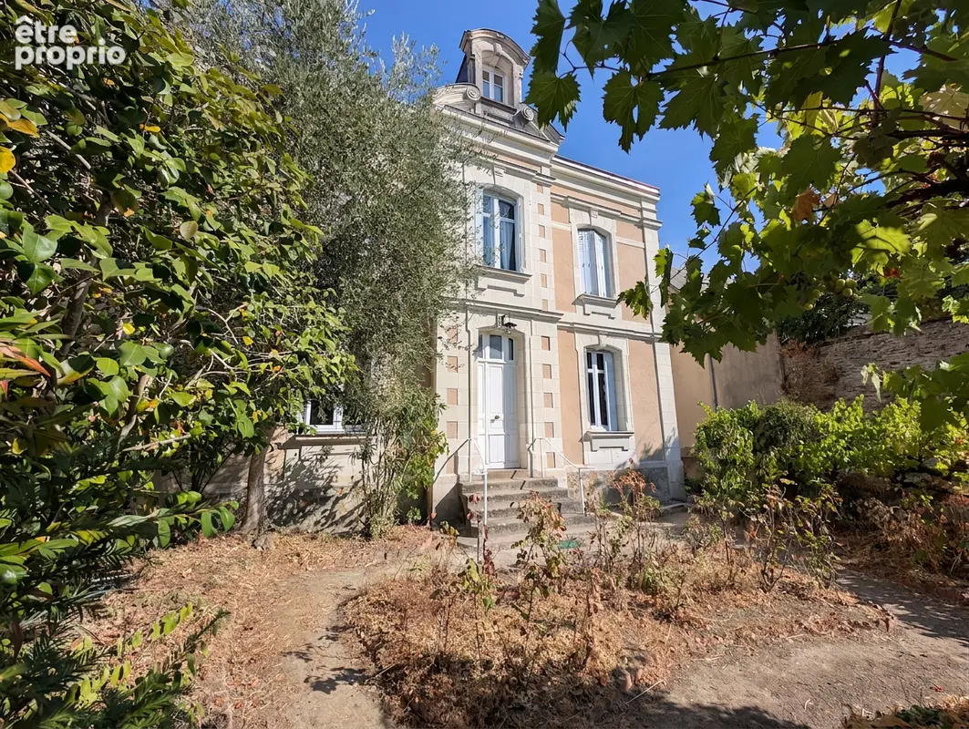 Maison de caractère  - 6 chambres - photo 1