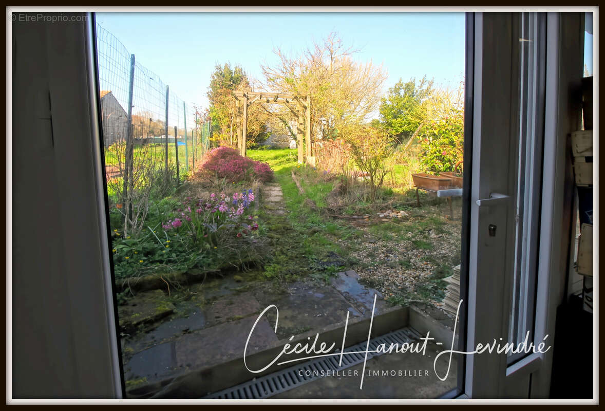 PONTORSON. Proche supermarché - Maison 95 m2 . 3 chambres. Terrain: 210 m2 - photo 12