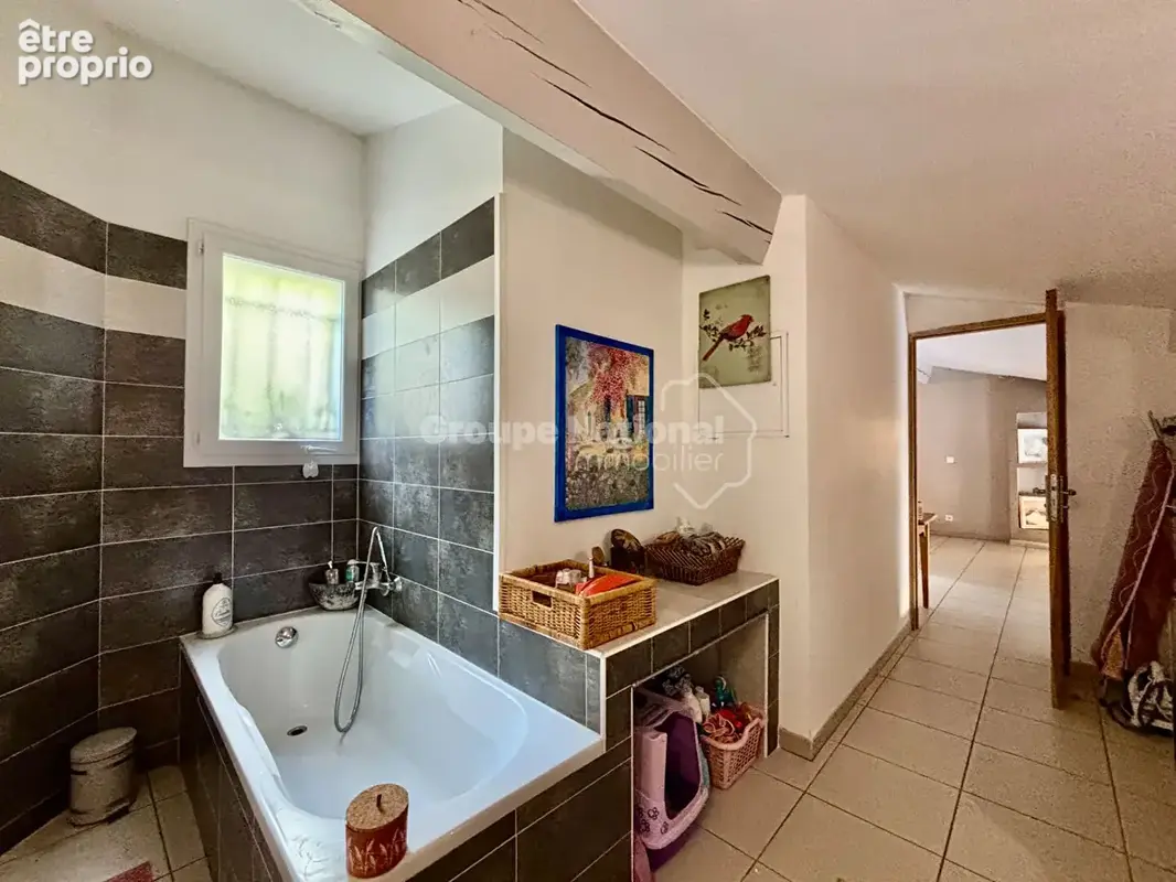 Appartement Nimes 6 pièce(s) 121.41m2 (dont 150 m² utile ) Terrasse / 2 parkings et cave - photo 12