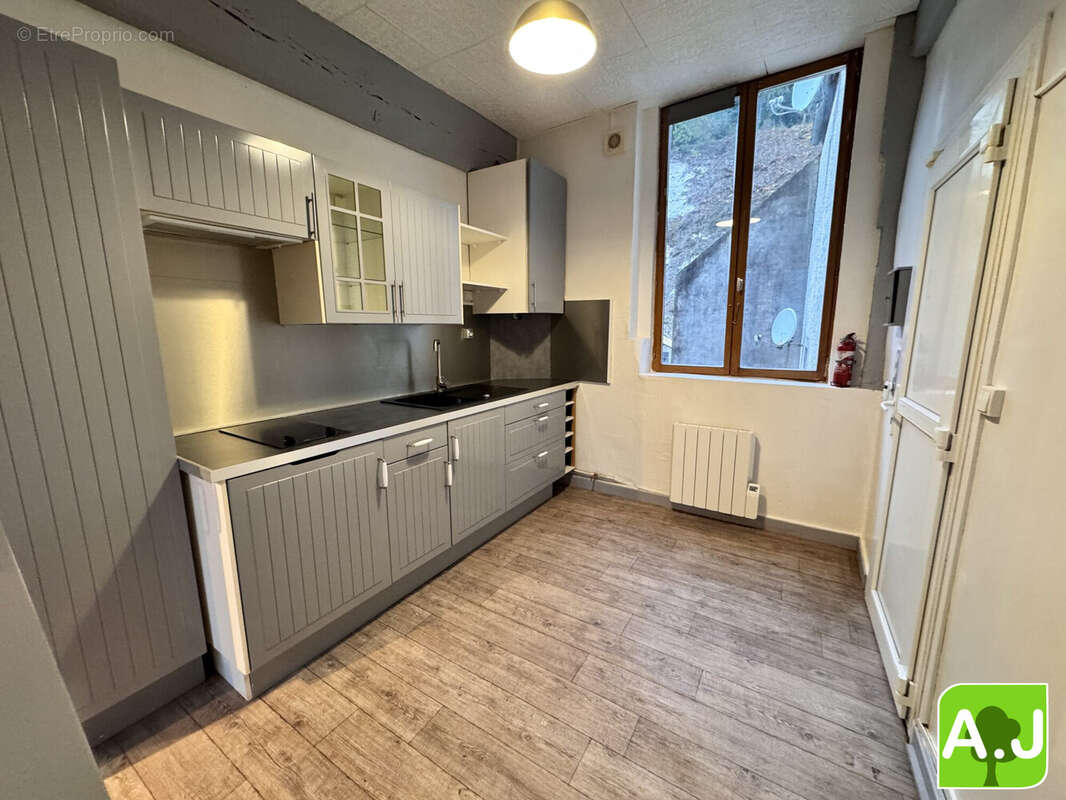 Appartement à IVRY-LA-BATAILLE