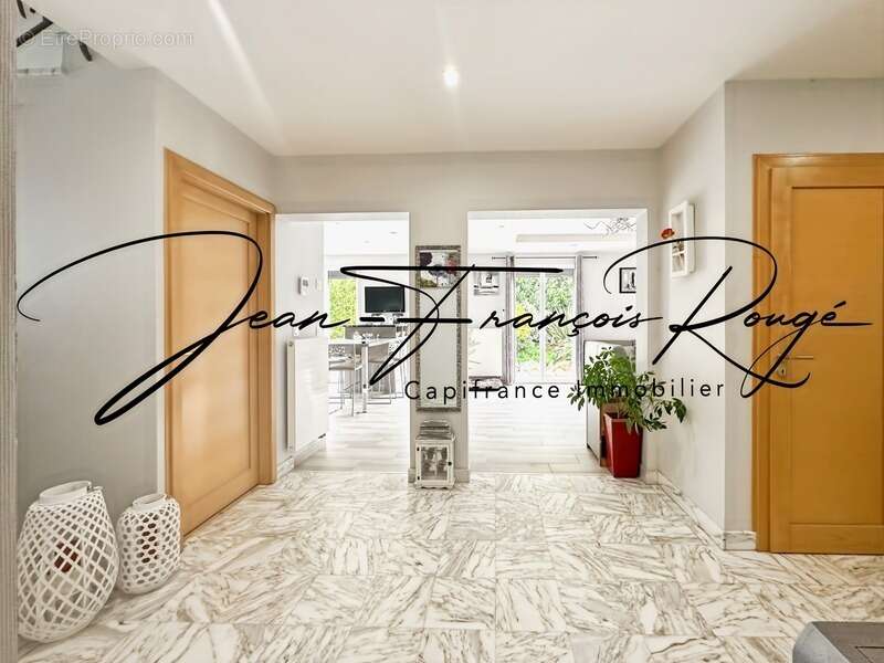 AGNEAUX, superbe maison de 210 m² avec vie de plain-pied, piscine et spa - photo 7