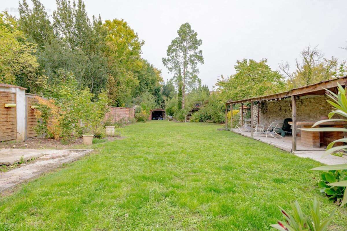 Maison à MONTEREAU-FAULT-YONNE