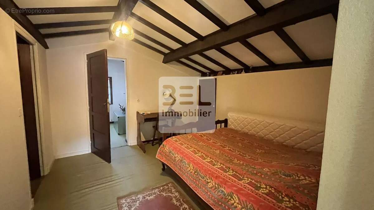 Maison à LAUDUN-L'ARDOISE