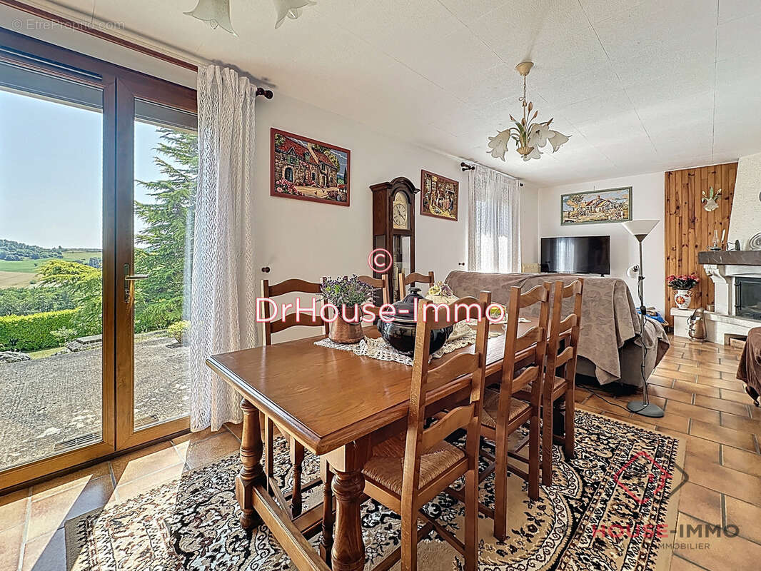 Maison à LEGUILLAC-DE-L&#039;AUCHE