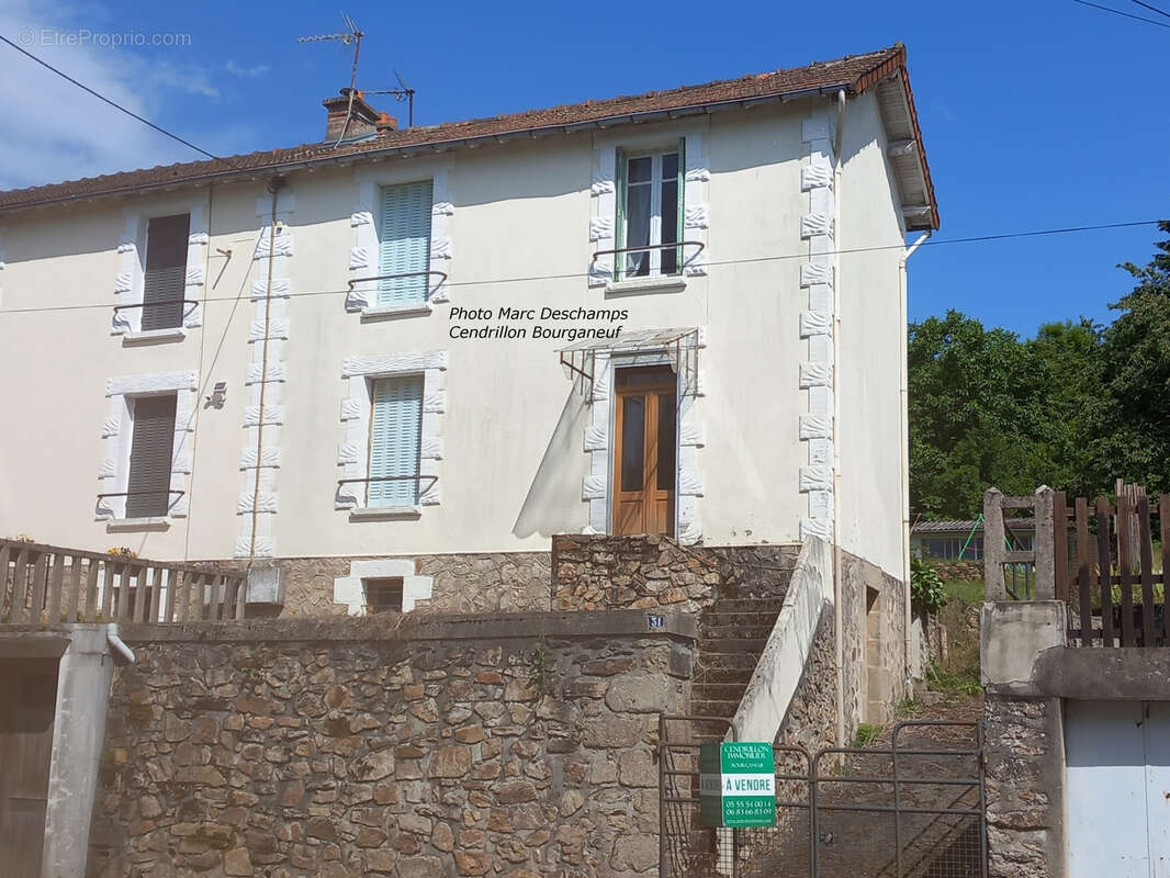 Maison de bourg à rafraîchir, mitoyenne d'un coté, 3 chambres, ~92m2 habitables, sur 438 m2 de jardin - photo 15