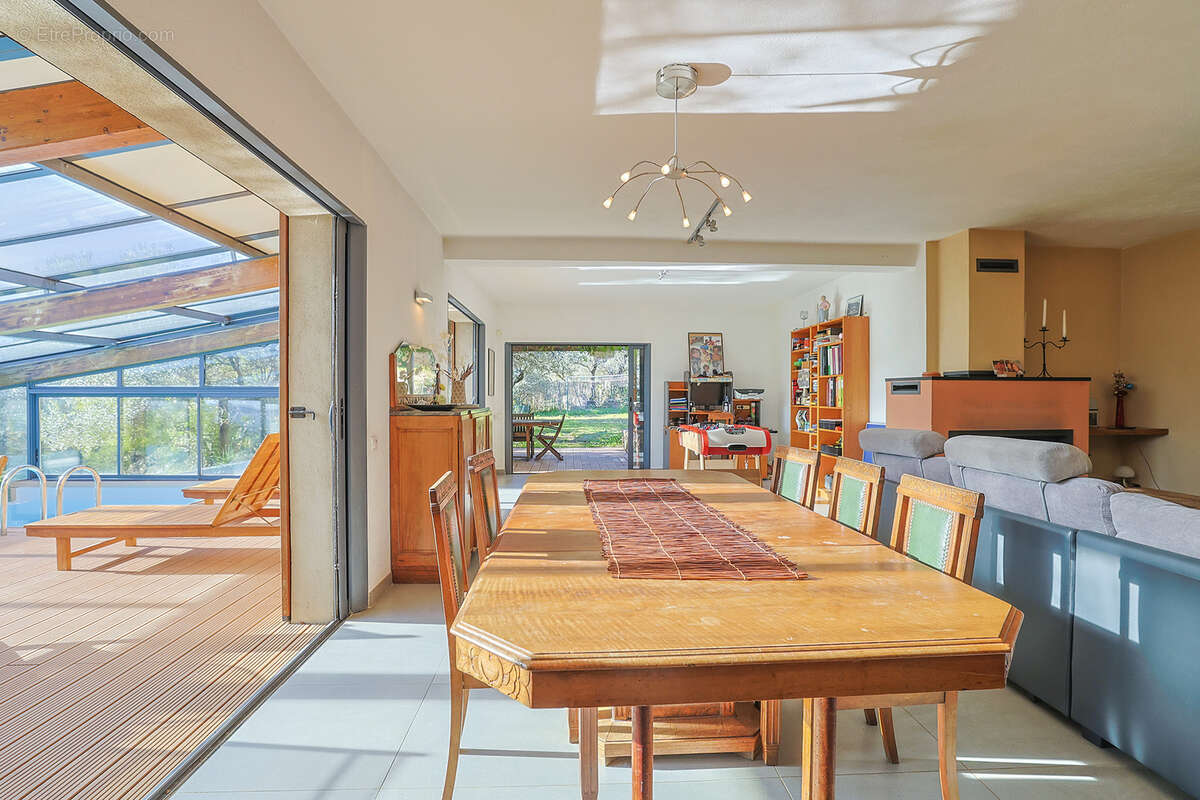 Maison à SOLLIES-PONT